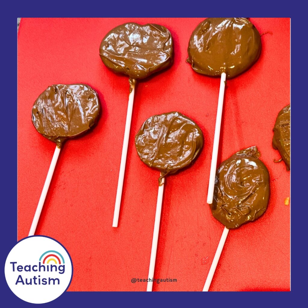 Mummy Lollipop No-Bake Halloween Treats